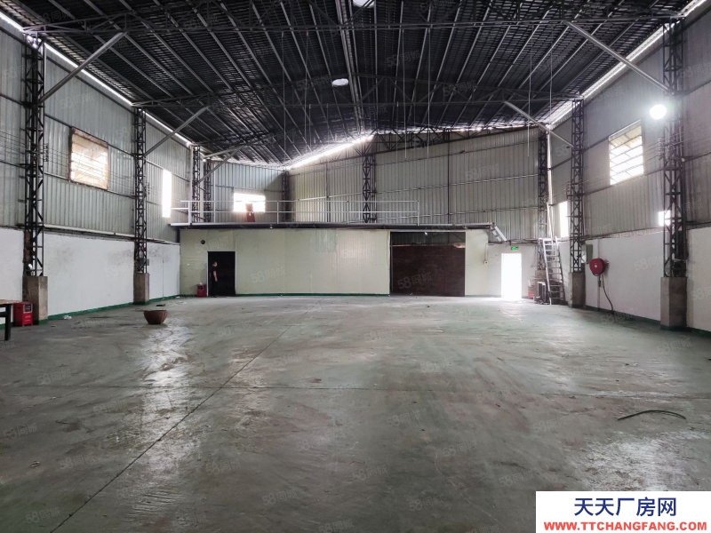 (出租) 梅州梅江江北8米層高730平廠房6500出租，帶辦公宿舍衛生間適合小型加工