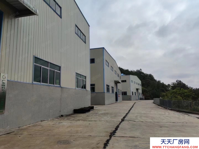 (出租) 梅州梅縣新縣城南口高鐵附近標(biāo)準(zhǔn)廠房出租,拖頭車可進(jìn)適合機(jī)械加工