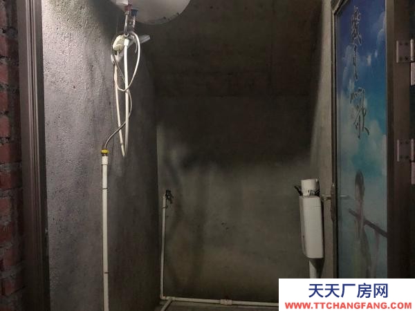 永州市江永物資倉(cāng)庫(kù) 一樓可以停4輛小車，離大馬路近，三千廣場(chǎng)綠化好，空氣好