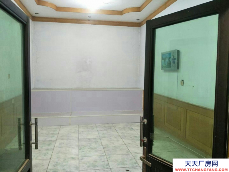 邢臺 平鄉  (出租) 內含一室一廳，人。