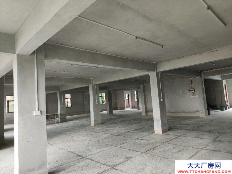 (出租) 梅州興寧交通便利，店門口有380平方停車位可五金機電加工