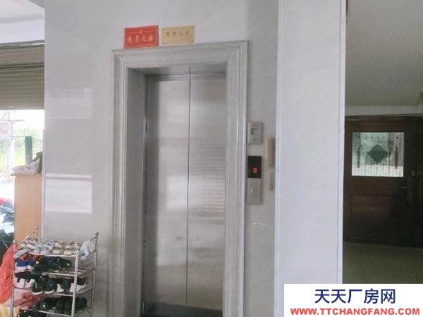 婁底市婁星物資倉(cāng)庫(kù) 樂(lè)坪西街加氣站四層電梯實(shí)測(cè)開(kāi)車市中心6房租可面議