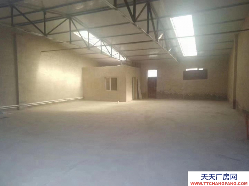 (出租) 新城調(diào)味品廠交通便利，水電暖氣，燃?xì)馄淙腥嚯姡勺鰪S房，庫(kù)房，