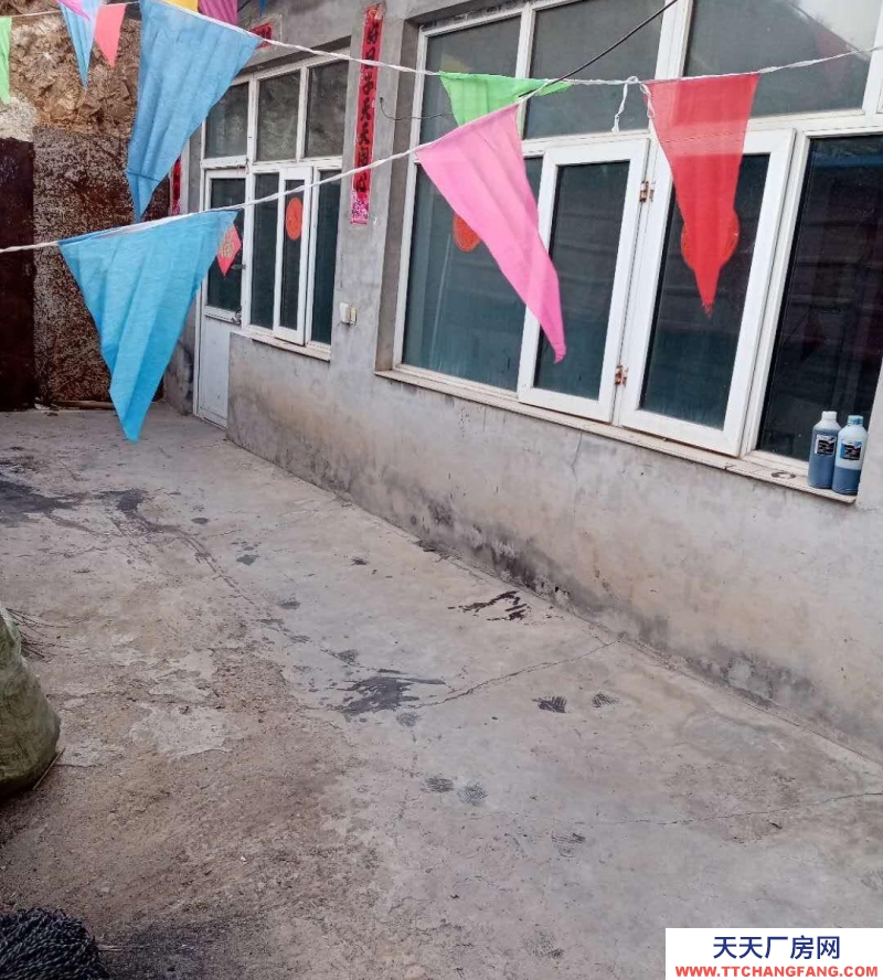 張家口 橋東 食用動物油脂廠房(出租) 王家寨有190平米，110平米，還有一個三間平房的小獨院。