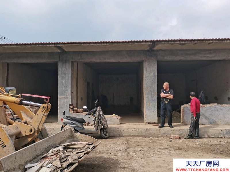 (出售) 岱洲營(yíng)果園后面正在裝修中