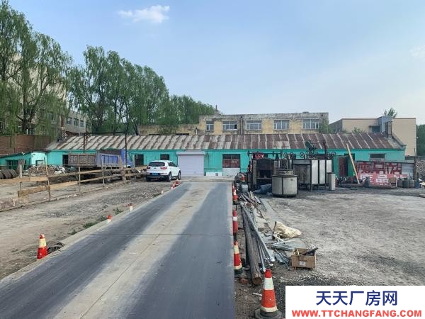 哈爾濱市平房村百中學對過大院