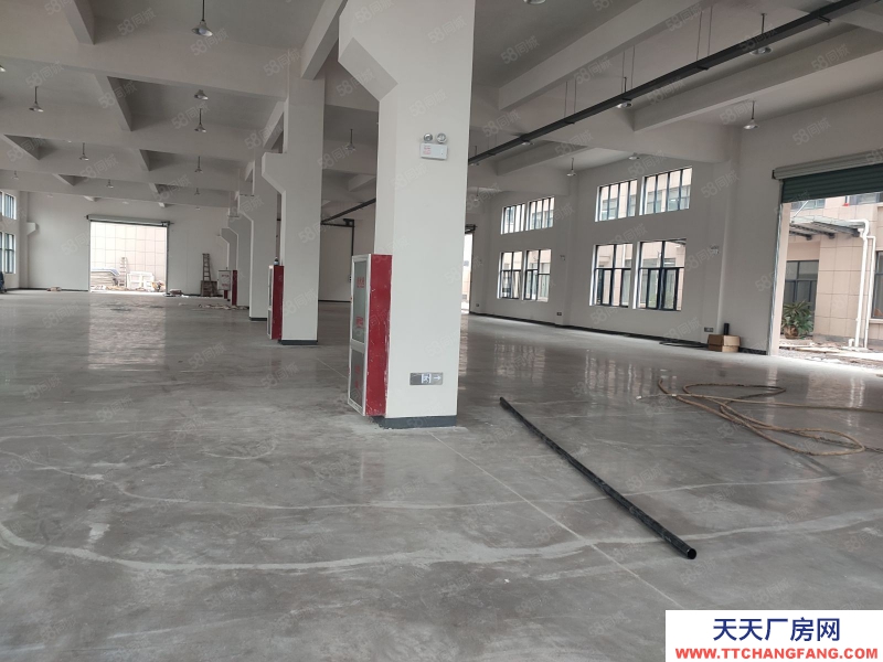 金華市婺城(出租) 秋濱磚混單層廠房2900平帶辦公室，清爽大氣，門口寬敞