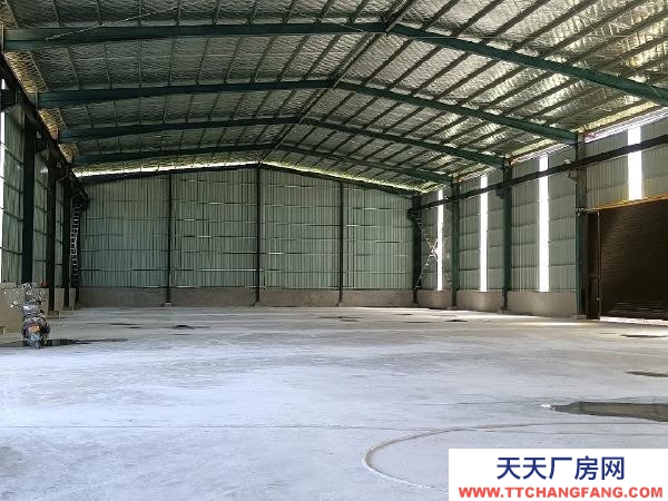 婁底市新化物資倉庫 廠房場地交通便利，停車方便，適合任何車輛出入，價格面議