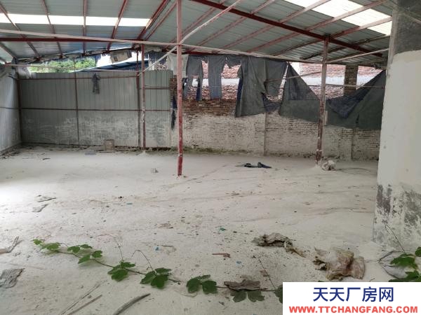 婁底市漣源物資倉庫 開成商業廣場附近，交通方便