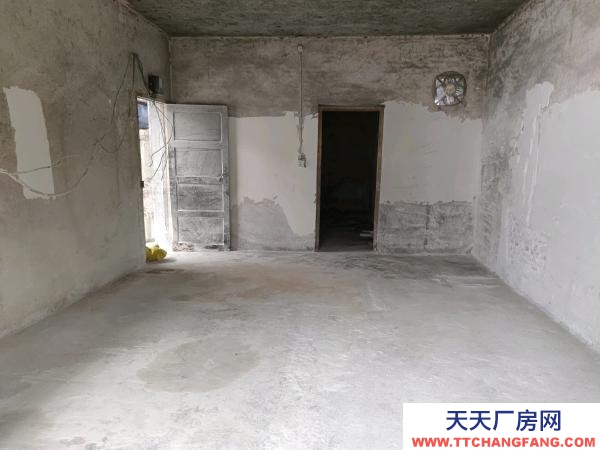 婁底市漣源物資倉庫 開成商業(yè)廣場附近，交通方便