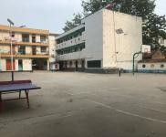 (出租) 周口鄲城有樓房三棟，60多間房子，有衛(wèi)生間，沐浴房，餐廳。