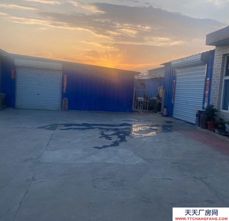 張家口 橋西 方便食品廠房 (出租) 東辛莊，南環往南，明湖往西，交通便利，大車進出方便。