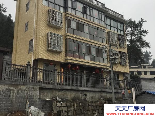 湘西市吉首肉制品廠房  可以用入地合作。吉首汽車西站場地1000多平方米整體出租。