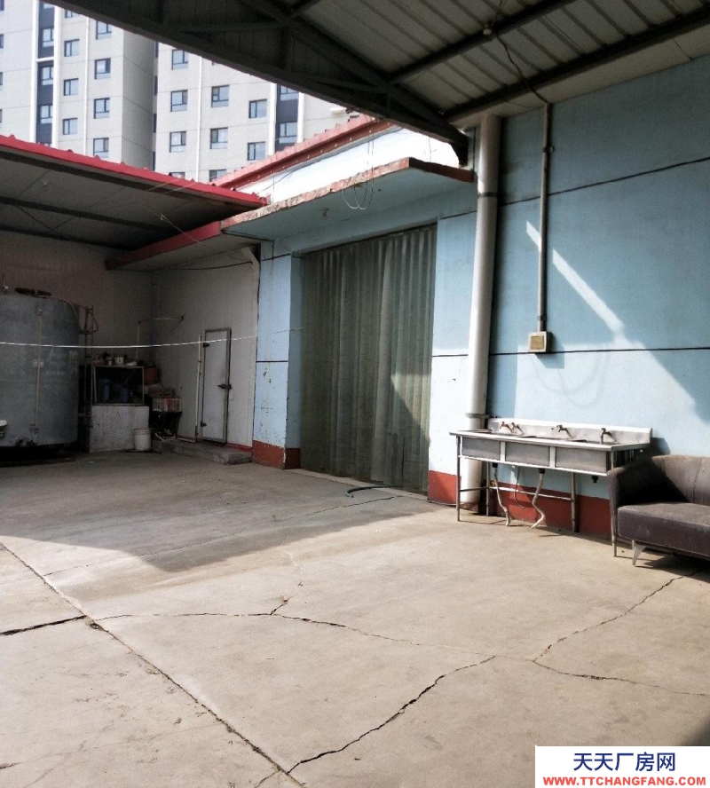 張家口 橋西  (出租) 交通方便，可進大車！可整租也可分租，有帶冷庫的。