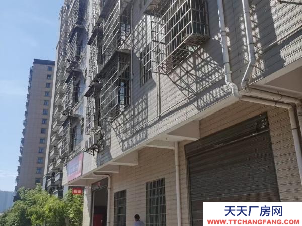 湘西市吉首物資倉庫 位于煜龍酒店旁邊，一樓可做門面或倉庫交通便利