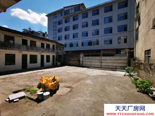 湘西市吉首物資倉庫 倉庫位于乾州火車站附近順豐快遞代理點旁邊南站商行對面