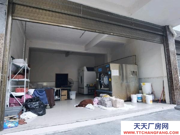 湘西市吉首物資倉庫 樓房共六層,該房位于底層,與桐油坪村平層。二樓臨街。