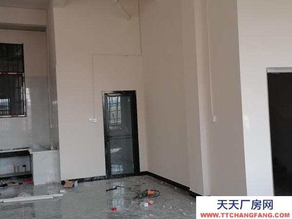 湘西市龍山肉制品廠房  有停車場，可做廠房，培訓班，網吧，倉庫等