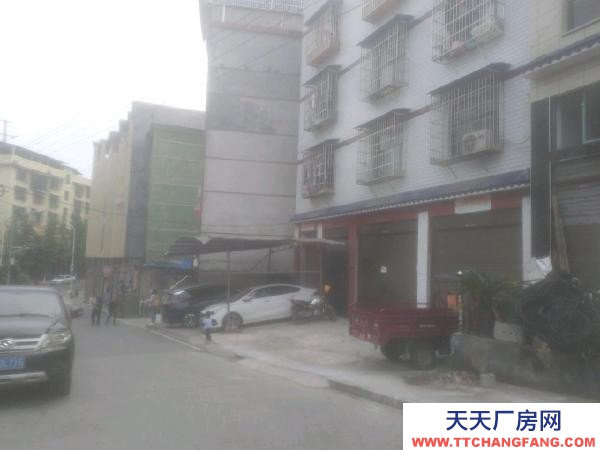 湘西市保靖物資倉(cāng)庫(kù) 私人住宅，交通方便，合適做門面及倉(cāng)庫(kù)