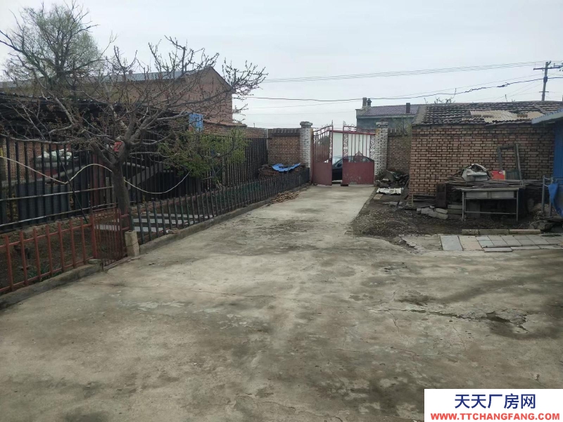 (出售) 土默特左旗有房本可以蓋二樓 四間房 兩正房 兩西房 800平米