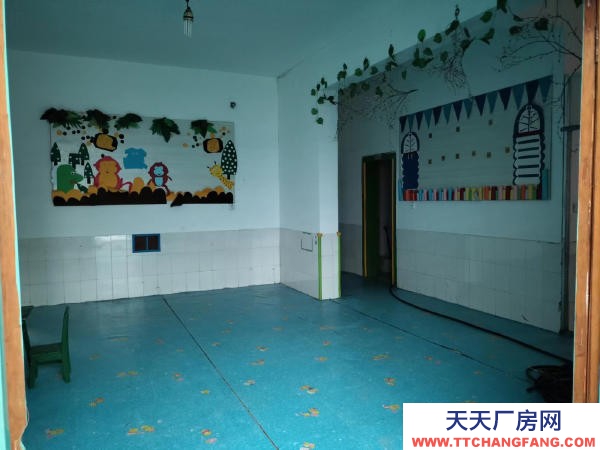 張家界市永定物資倉庫 國光中學(xué)對面二層私房出租,可做辦公、輔導(dǎo)班、倉庫等,有院子