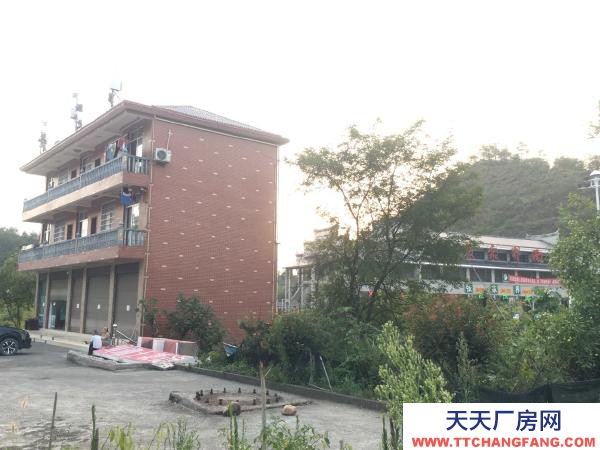 張家界市永定物資倉庫 位于張花高速西出口500處,地理位置優(yōu)越