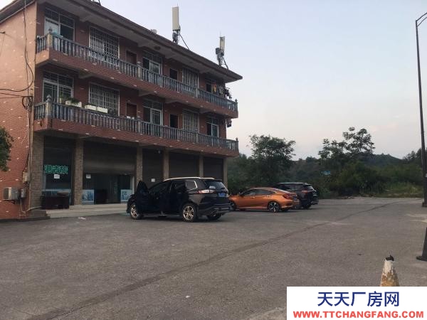 張家界市永定物資倉庫 位于張花高速西出口500處,地理位置優(yōu)越