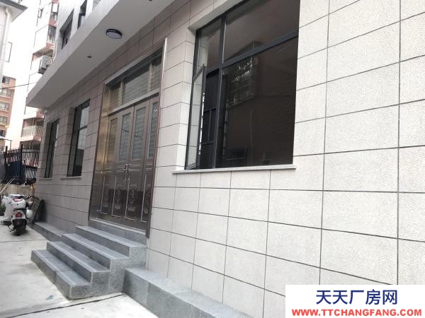 張家界市慈利物資倉庫 面積有120平方米，有房屋安全檢測報告，適合作倉庫等。