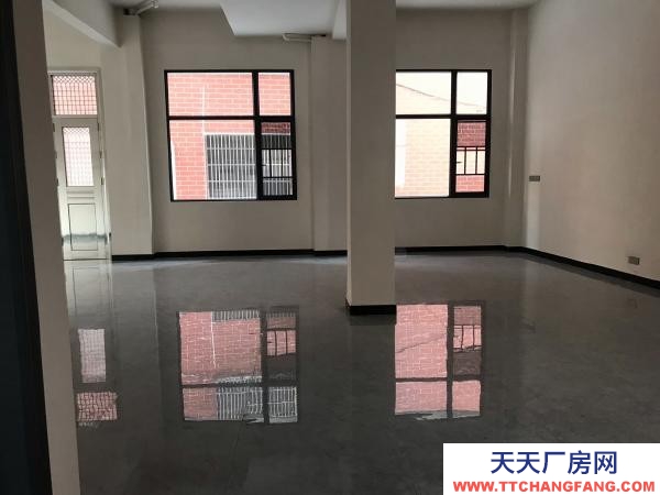 張家界市慈利物資倉庫 面積有120平方米，有房屋安全檢測報告，適合作倉庫等。