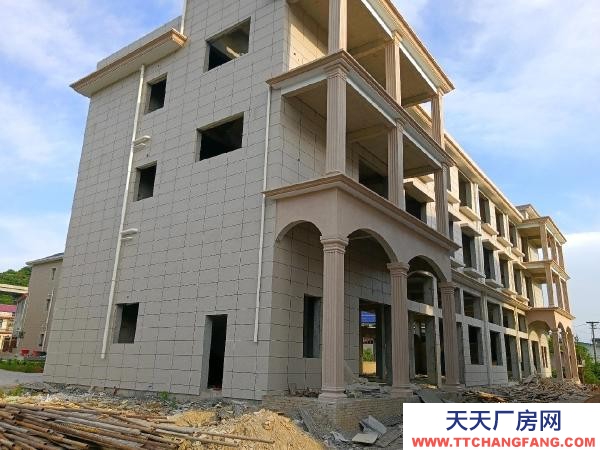 張家界市慈利物資倉庫 新建無轉讓費，緊鄰工業園區，水電交通方便，可進大車。