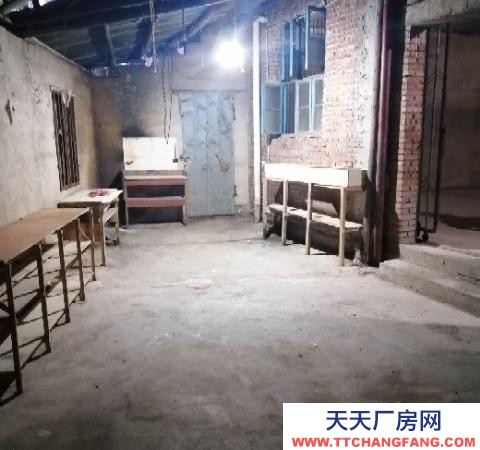 張家界市桑植物資倉庫 倉庫出租 交通便利適合做廠房 倉庫