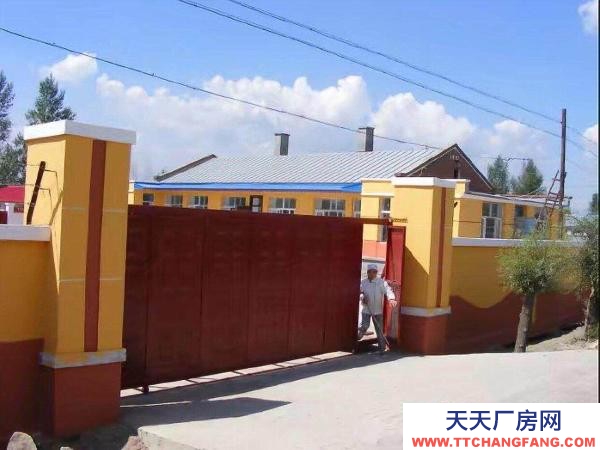 阿城把村頭，靠道邊，獨門獨院，兩米三圍墻，設備齊備，中等裝修 家具廠房