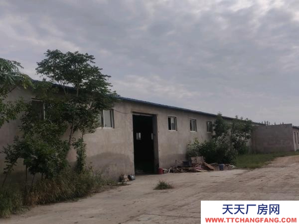 銀川市興慶機加工廠房 掌政鎮。廠房出租，水電齊全，帶住房，隨時可看房