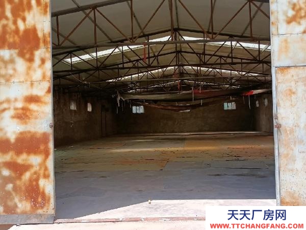 銀川市興慶機加工廠房 現(xiàn)有大庫520平米，小庫210平米，住房6間，可整租可分租