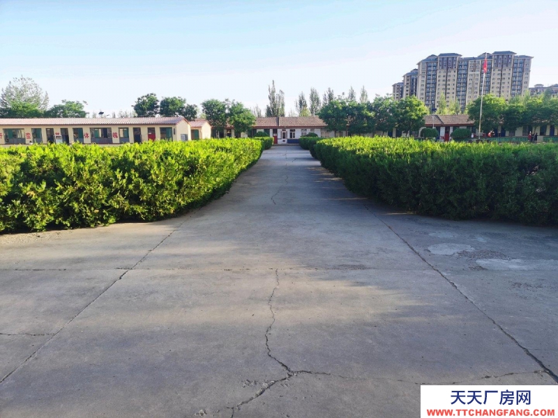 張家口 蔚縣糧食加工品廠房 (出租) 房屋2百間，大院30畝，集體供暖