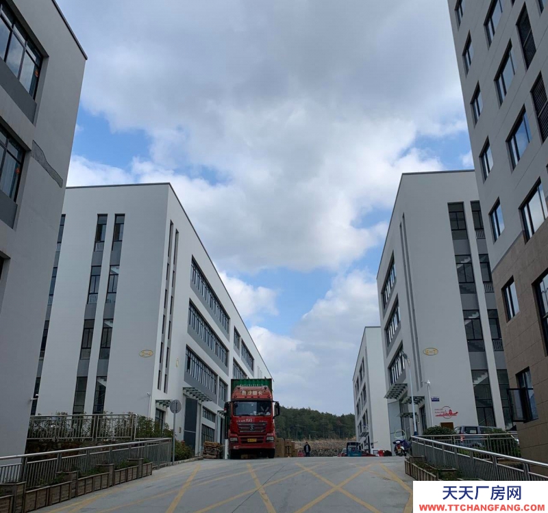金華市磐安(出售) 省級(jí)工業(yè)園區(qū),標(biāo)準(zhǔn)廠房,獨(dú)立產(chǎn)證,產(chǎn)權(quán)50年,可以定制。五金加工
