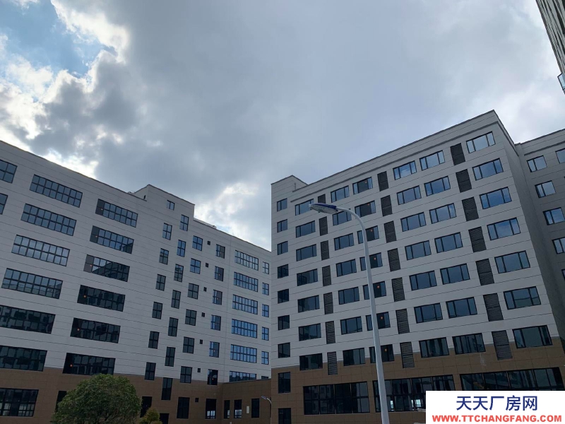 金華市磐安(出售) 省級(jí)工業(yè)園區(qū)，標(biāo)準(zhǔn)廠房，獨(dú)立產(chǎn)證，產(chǎn)權(quán)50年，可以定制。五金加工