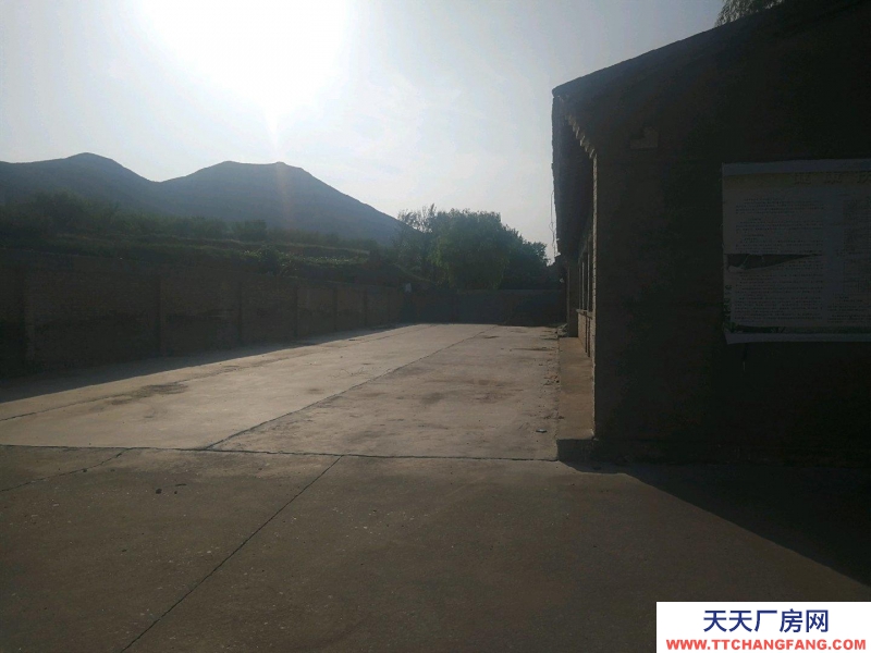 張家口 懷安 (出租) 現有前后個24間房。可辦公。可放東西