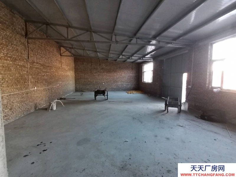 張家口 萬全  (出租) 進(jìn)出方便，有上下水，有三相電