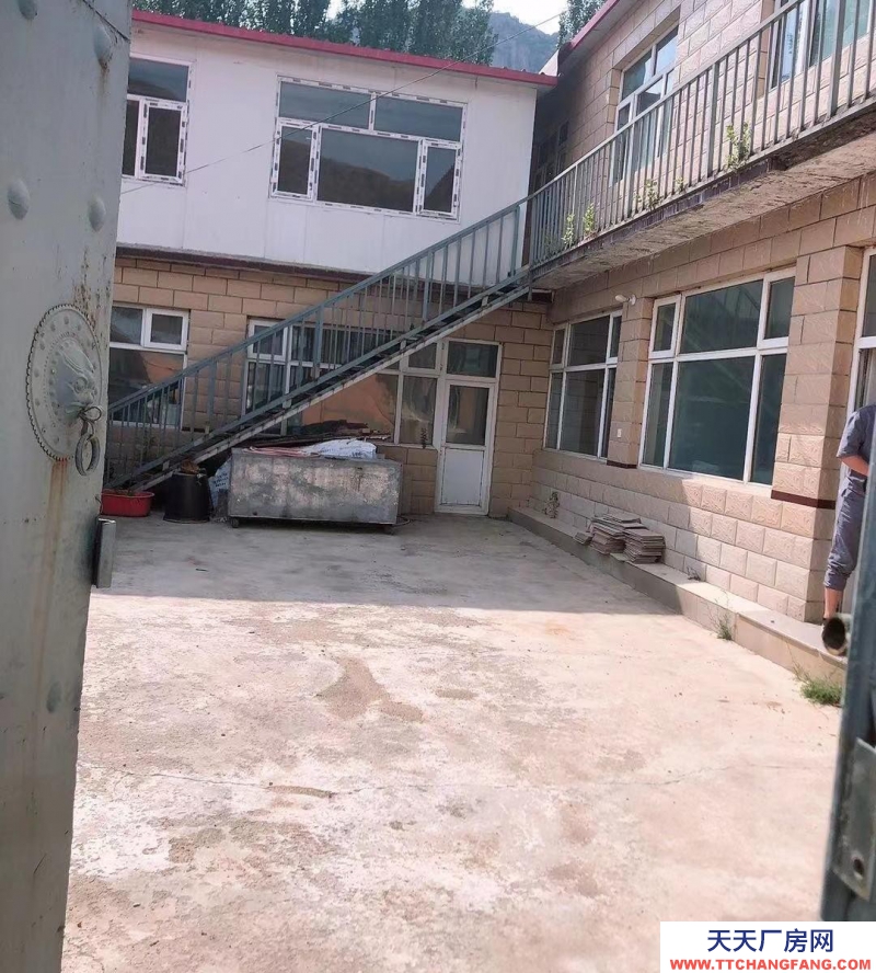 張家口 崇禮(出售) 房產(chǎn)證面積是191平米，土地證是270平米，