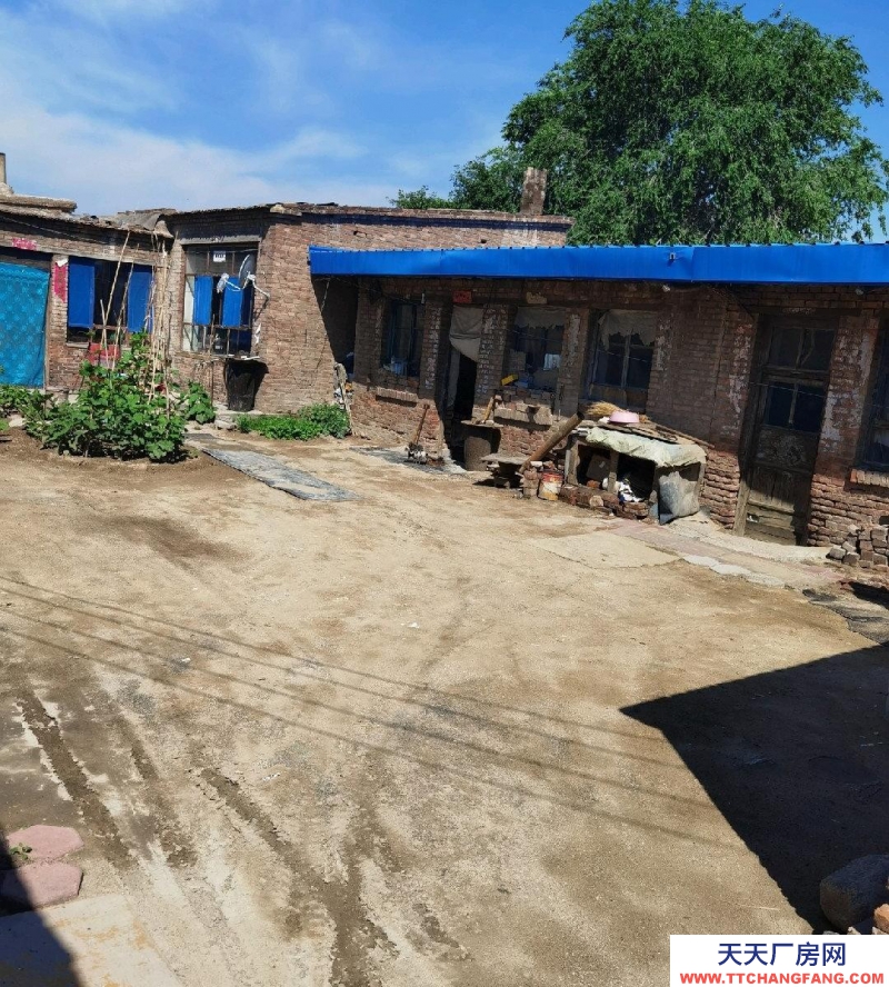 (出售) 包頭該大院可老年、可置換樓房，小型養(yǎng)殖、小手工作坊、等。