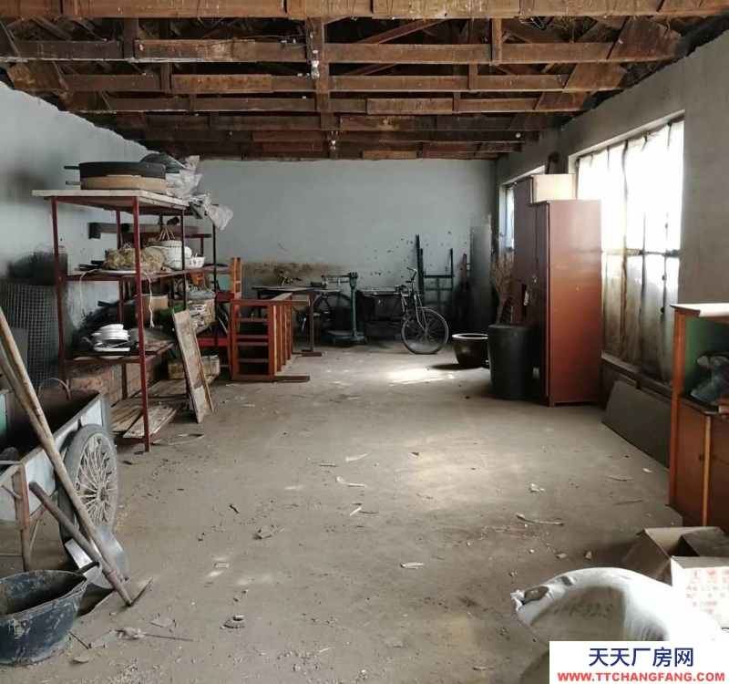 (出租) 包頭水泥倉庫坐落于原草原水泥廠后面，離110國道1公里，進出車方便。