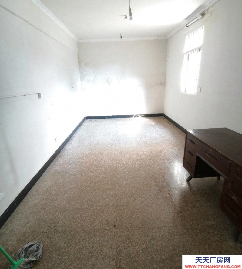 金華市蘭溪(出租) 適合做淘寶、小倉(cāng)庫(kù)、來料加工點(diǎn)（一樓70平）