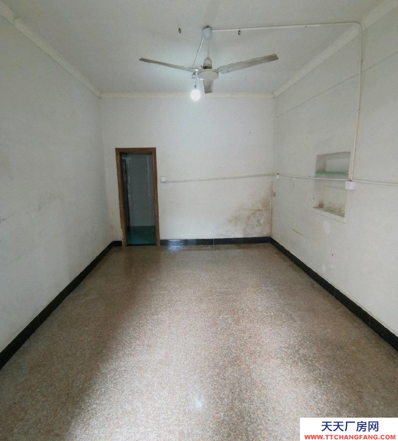 金華市蘭溪(出租) 適合做淘寶、小倉(cāng)庫(kù)、來料加工點(diǎn)(一樓70平)