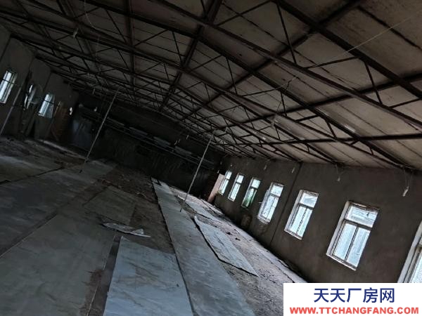 銀川市西夏機加工廠房  大廠房，高速路口，房租低，交通便利