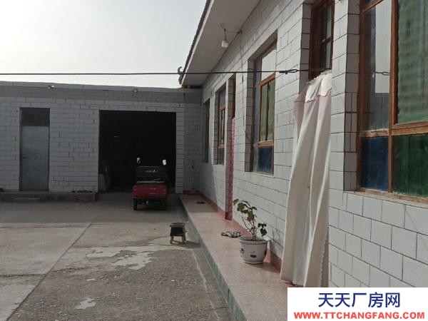 銀川市賀蘭機加工廠房  急用錢，現將自家農村院子出售，可建大棚庫房，需要老板聯系