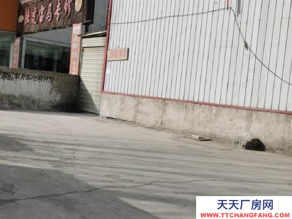 銀川市賀蘭物資倉庫 臨街倉庫,也可開門營業,交通便利層高可搭建二層