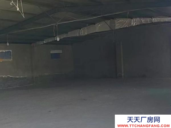 銀川市永寧物資倉庫  庫房四百多平米，五間磚房二百多平米，獨門獨院