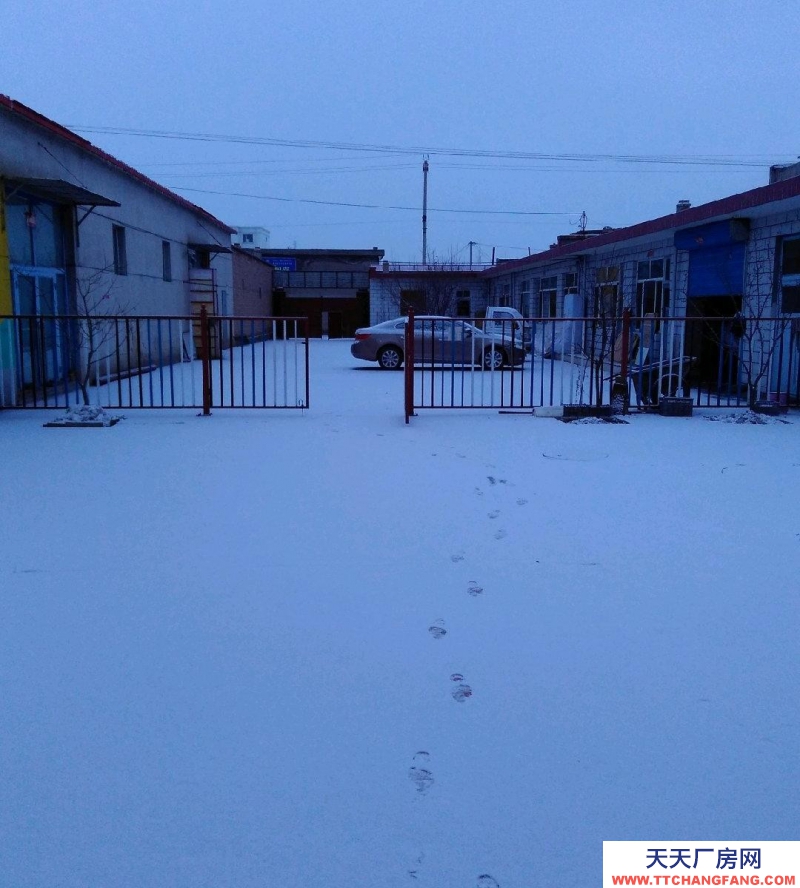 (出租) 包頭廠房/庫房 出租，水電暖齊全（三相電）