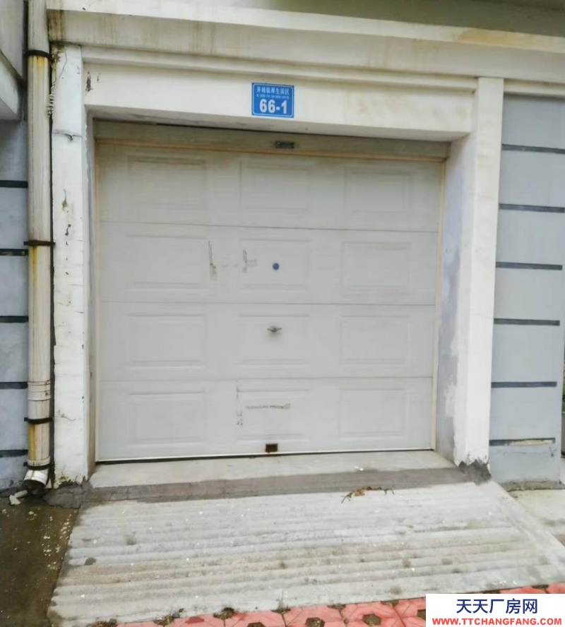 (出租) 赤峰新華小區車庫，38平米，(5000)元